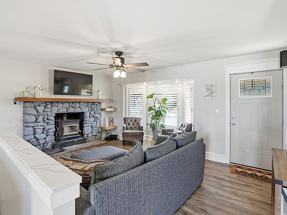 4th image of 911 Somerset St