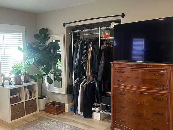 5th image of 1024 Gaviota Ave