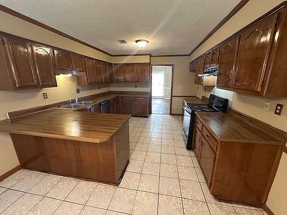 4th image of 7210 Woodshire Rd