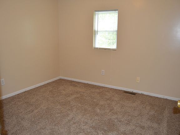 5th image of 6672 Darby Blvd