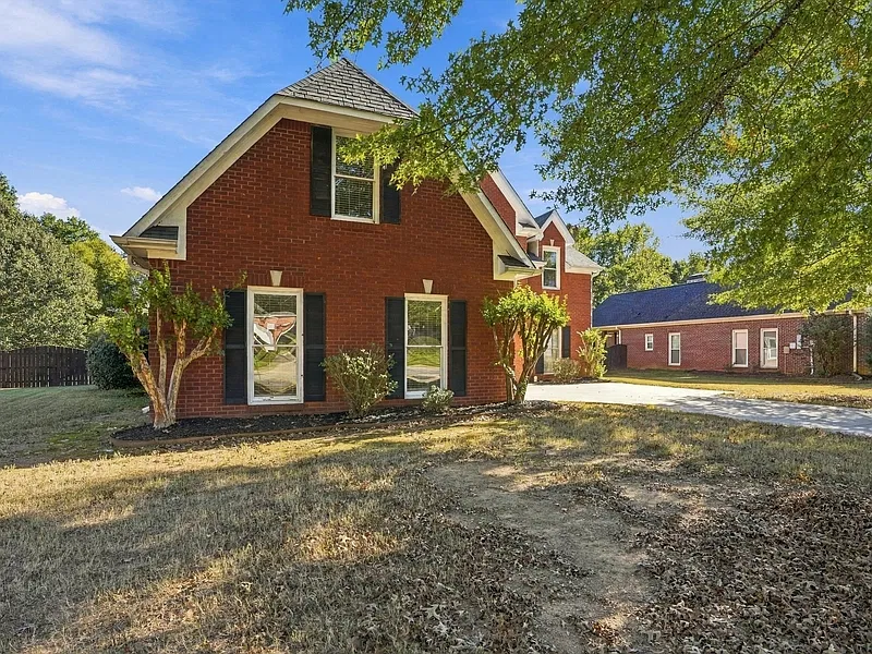 3 bed, 2.5 bath, 3144 sqft, $2,650 — Photo 3