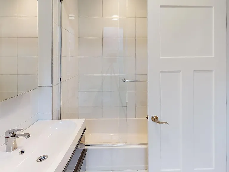 1027 E Hyde Park Blvd #1 — Photo 5