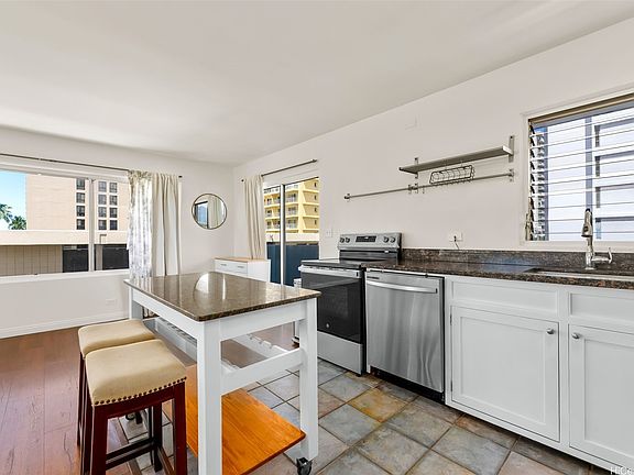 4th image of 320 Ohua Ave APT 401