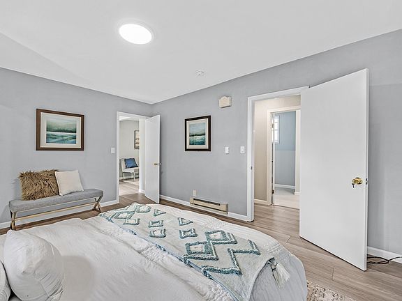 3rd image of 3587 21st St