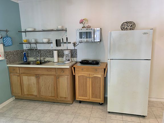2nd image of 1709 Oak Breeze Ave