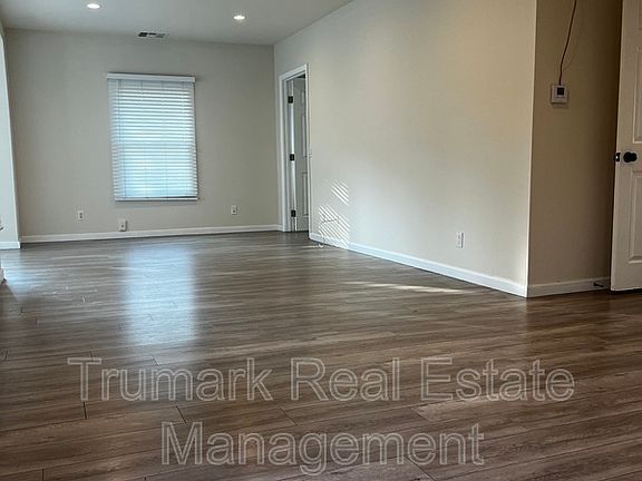 5th image of 401 W Harvard St