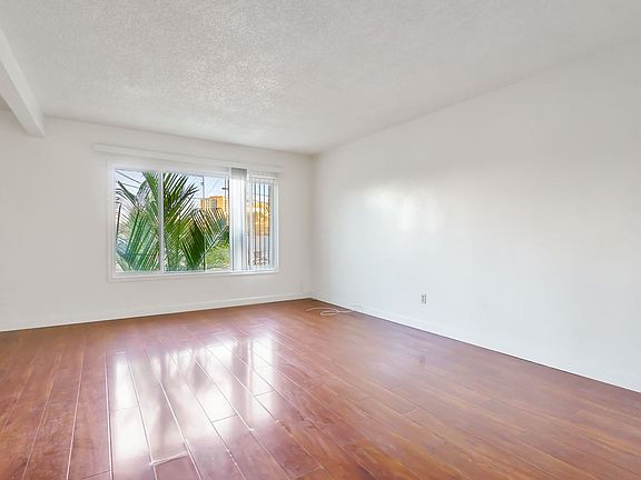 5th image of 141 N Lewis St #6