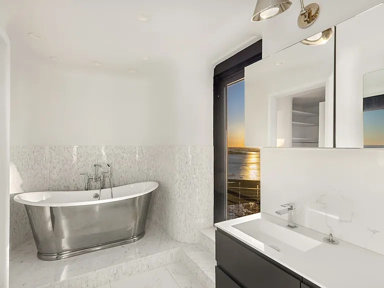 377 Rector Pl #PHB — Photo 21