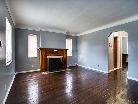 2nd image of 13644 Castleton St