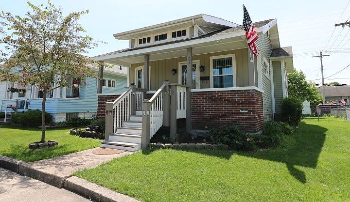 1st image of 127 W 12th St