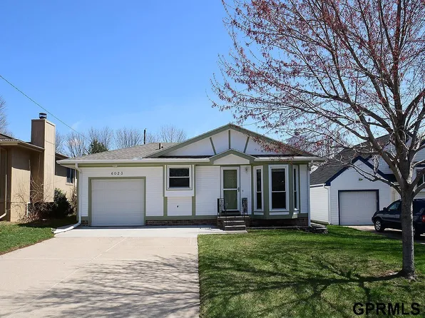 6023 N 105th St, Omaha, NE 68134