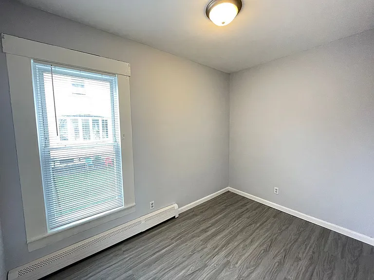 188 Laurel St #1 — Photo 16