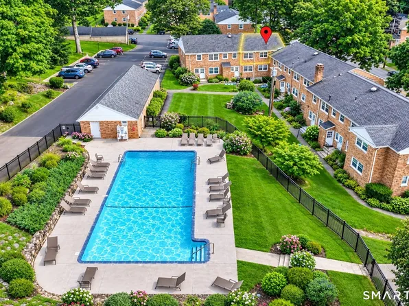 114 Heritage Hill Road #C, New Canaan, CT 06840