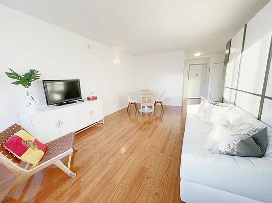 Rented by Battery Park Realty | media 11