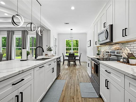 3rd image of 36378 Donnis Dr