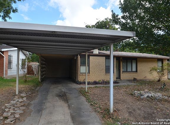 3rd image of 219 Dresden Dr