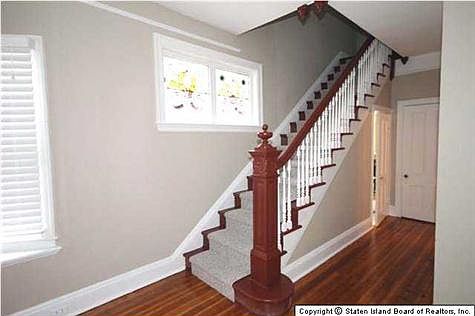 5th image of 196 College Ave