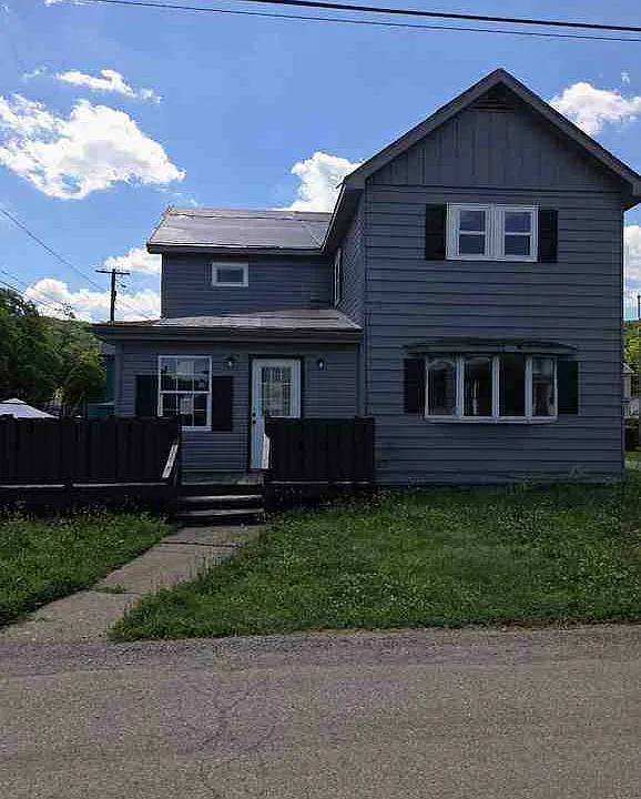 548 Heath St