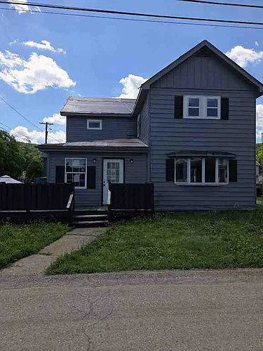 548 Heath St Photo 1