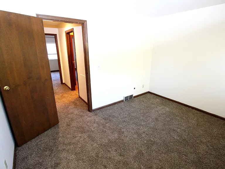 4822 Dierker Rd — Photo 9