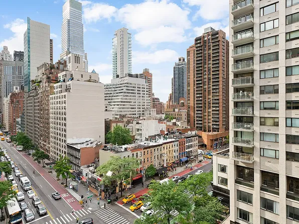 300 East 57th Street image 10 of 12