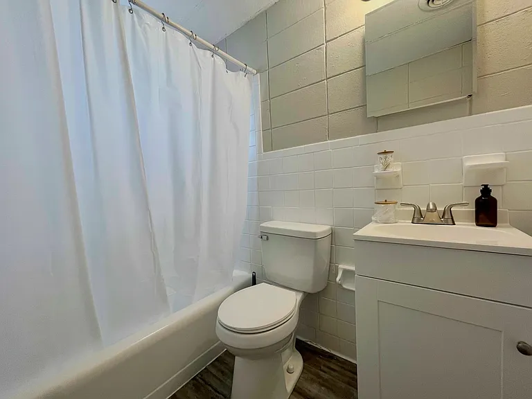2053 Coburn Avenue Blvd #4 — Photo 5