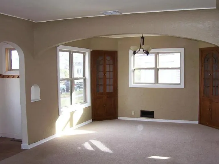1319 Bixby Ave NE #1 — Photo 2