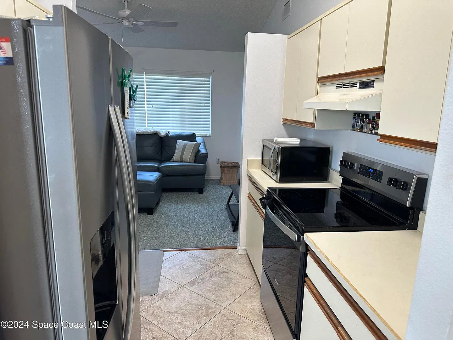 706 Beach Park Ln — Photo 4