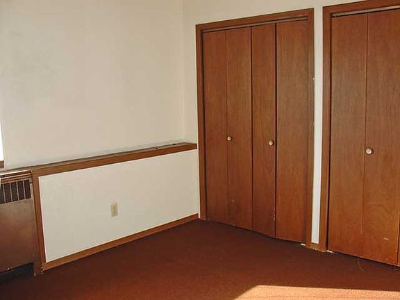 5th image of 3 7th St W APT 204