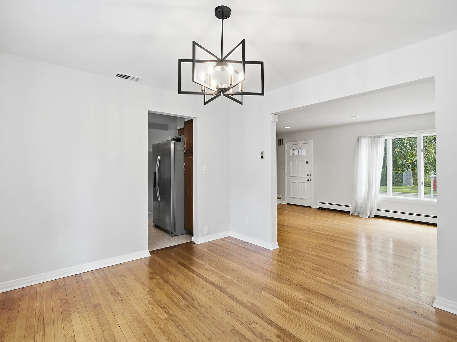 4 bed, 1.5 bath, $4,800 — Photo 3