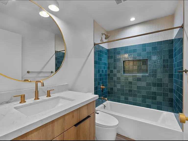 416 S Avenue 56 #2 — Photo 4