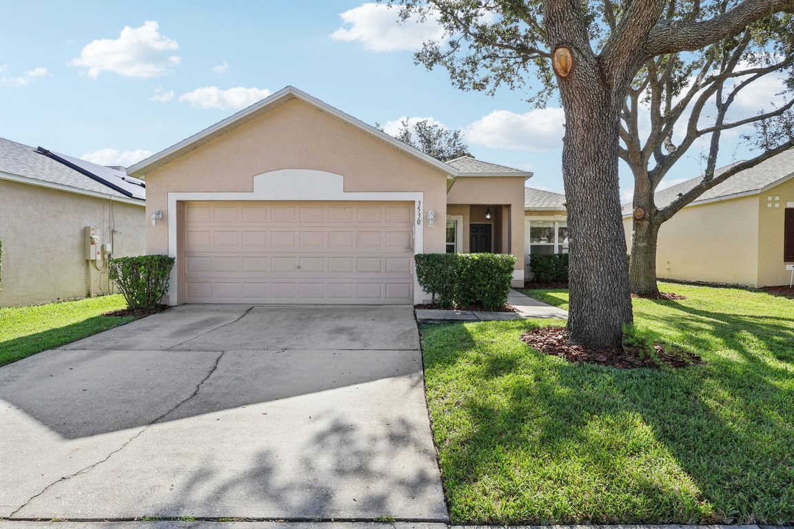 Stonefield Dr-S0508-001.jpg