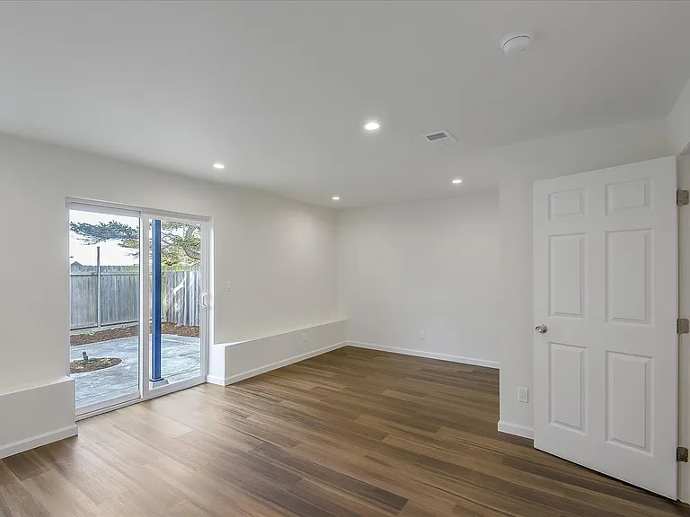 1487 34th Ave — Photo 33