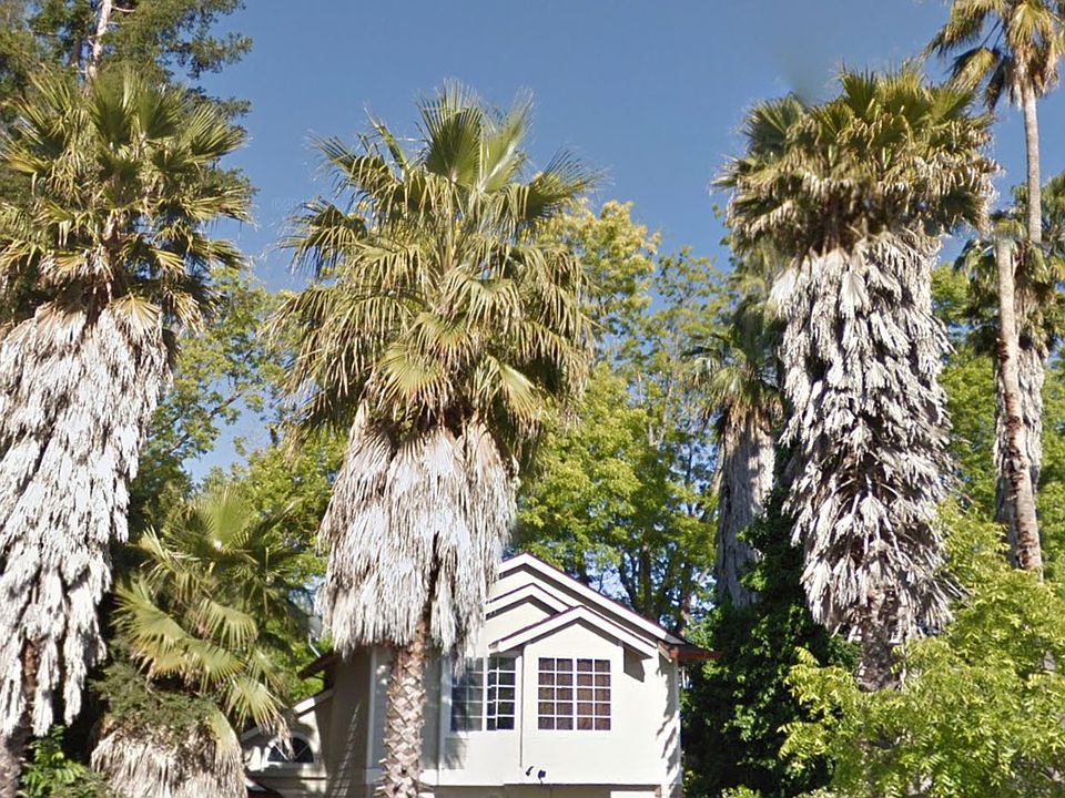 Front view of home