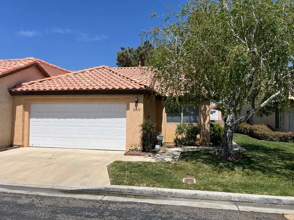 11531 Oak St, Apple Valley, CA 92308