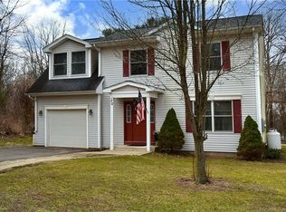 30 Elaine Dr, Broad Brook, CT 06016