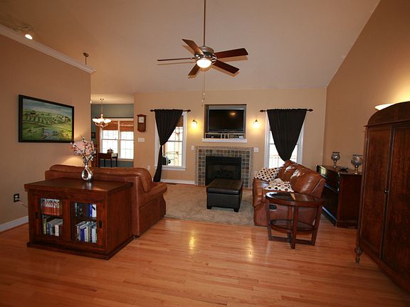 2nd image of 5440 White Oak Cir