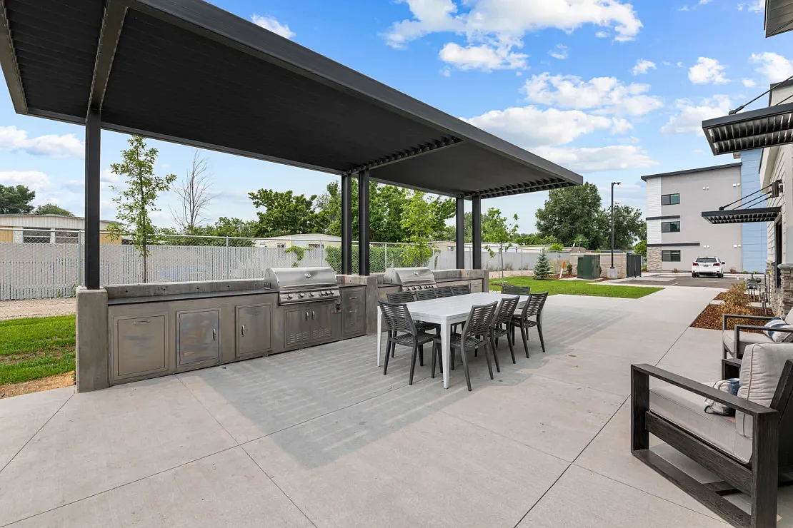 District 208 Apartments — Photo 2