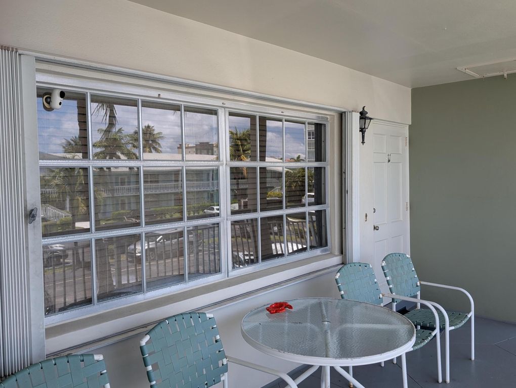 930 SE 9th Avenue #11, photo 6