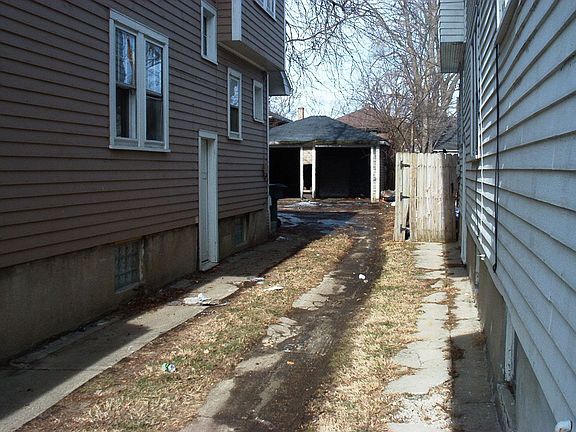 2nd image of 35 E Hudson Ave
