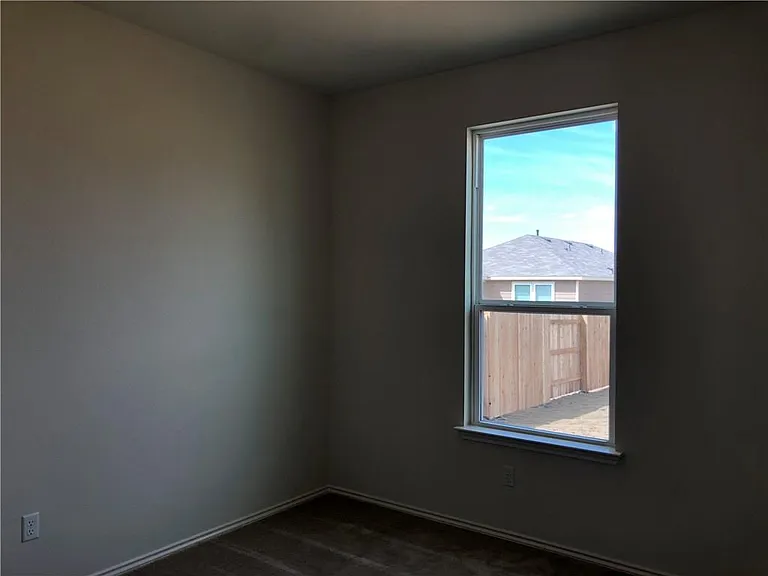 108 Yellowbark St — Photo 9