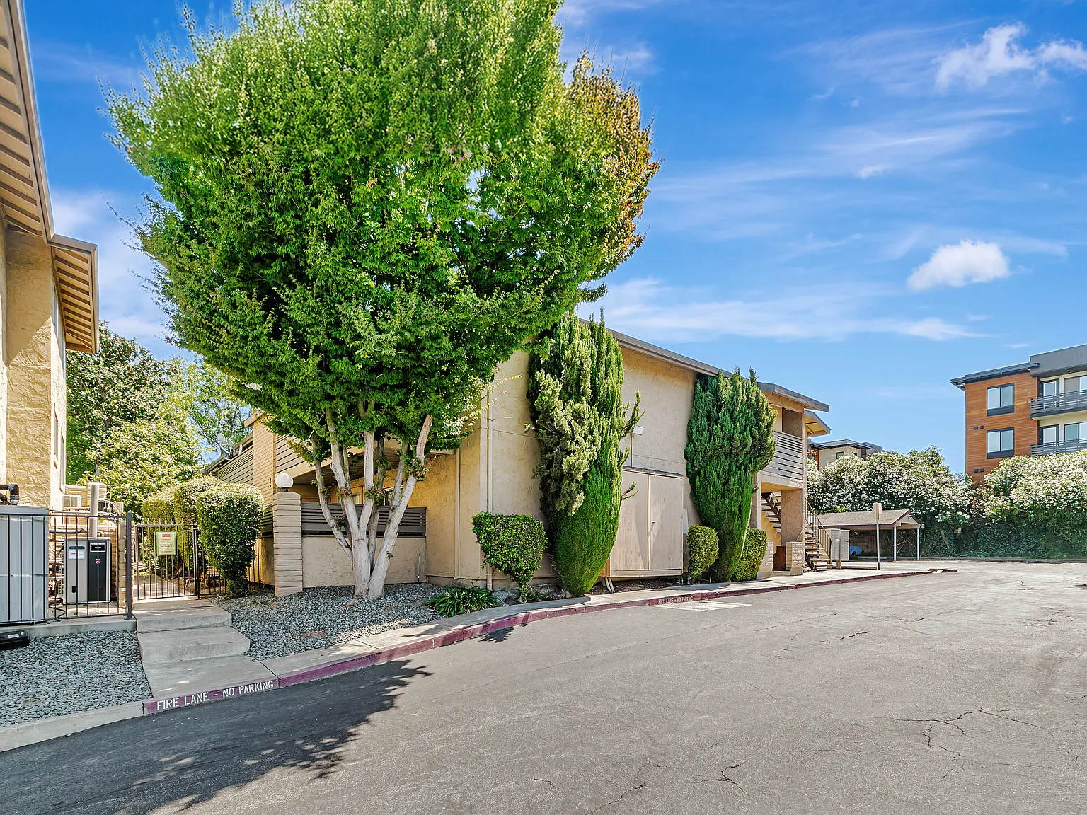 Santana Place — Photo 3