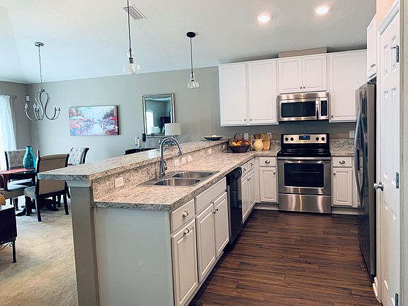5th image of 16007 Hutton Ln