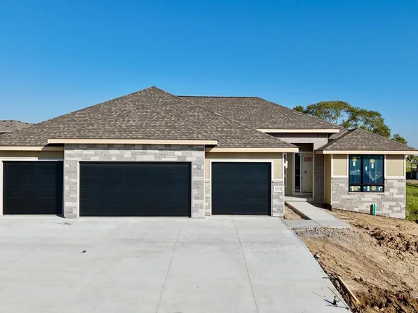 10118 Laramie St, Papillion, NE 68046