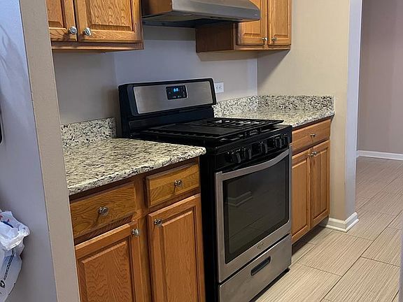 3rd image of 300 W Fullerton Ave APT 214