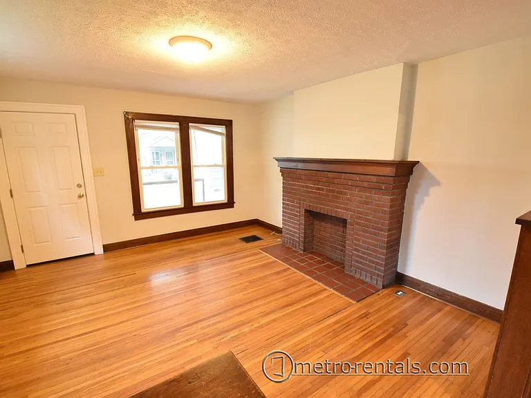 238-240 W Pacemont Rd — Photo 7