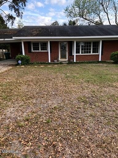 1st image of 27 Woodglen Dr