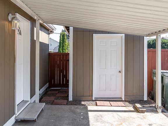 5th image of 20223 77th Avenue Ct E