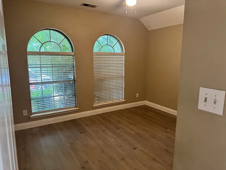 1113 Inland Ln — Photo 6