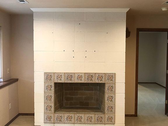 4th image of 16025 NE 51st St
